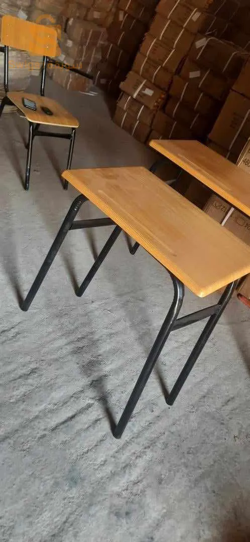 طاولة مدرسية