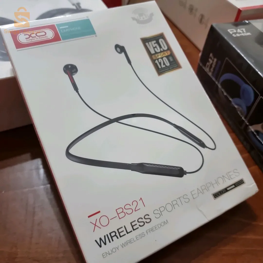 les casque et les airpods et les bafe et le mecrophone