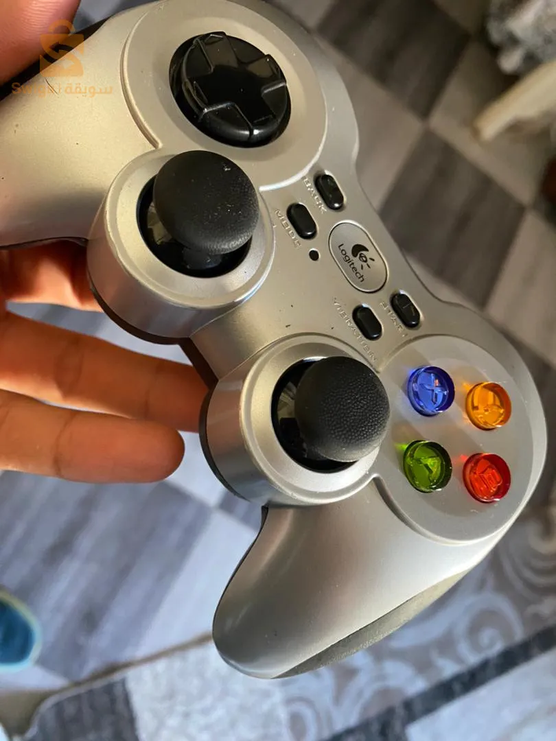 Logitech f710 sans fil gamepad
Pc