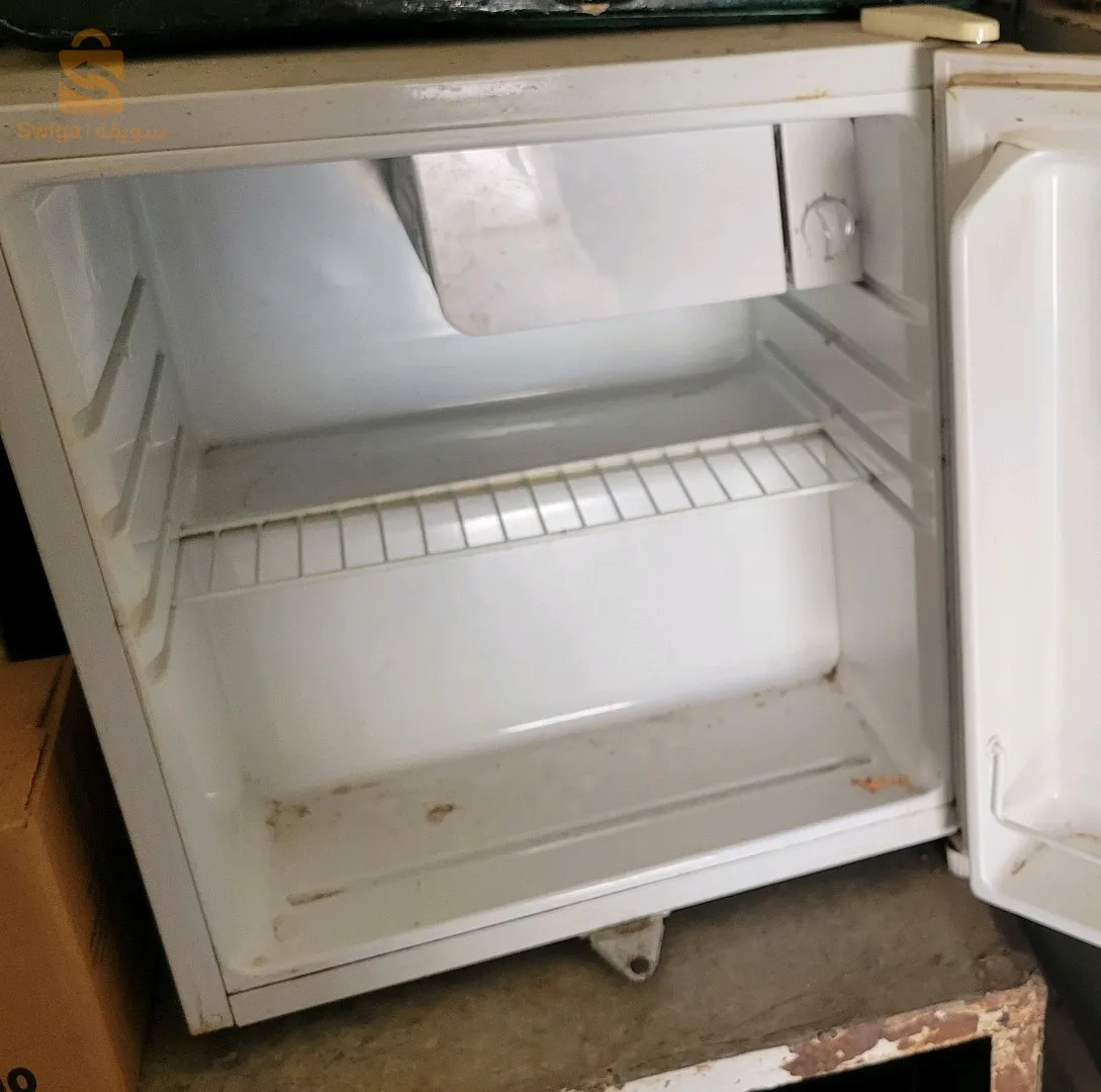 ثلاجة صغيرة TCL