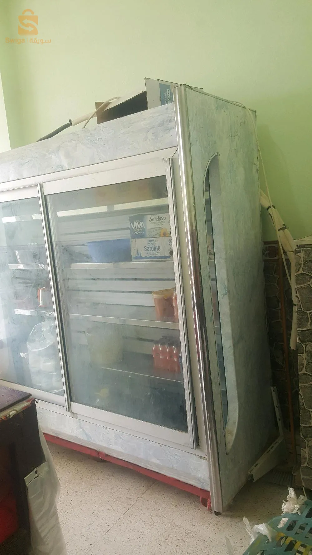 فىيقو للبيع ولاتبراز بلافريقو باب واحد 
0663129578