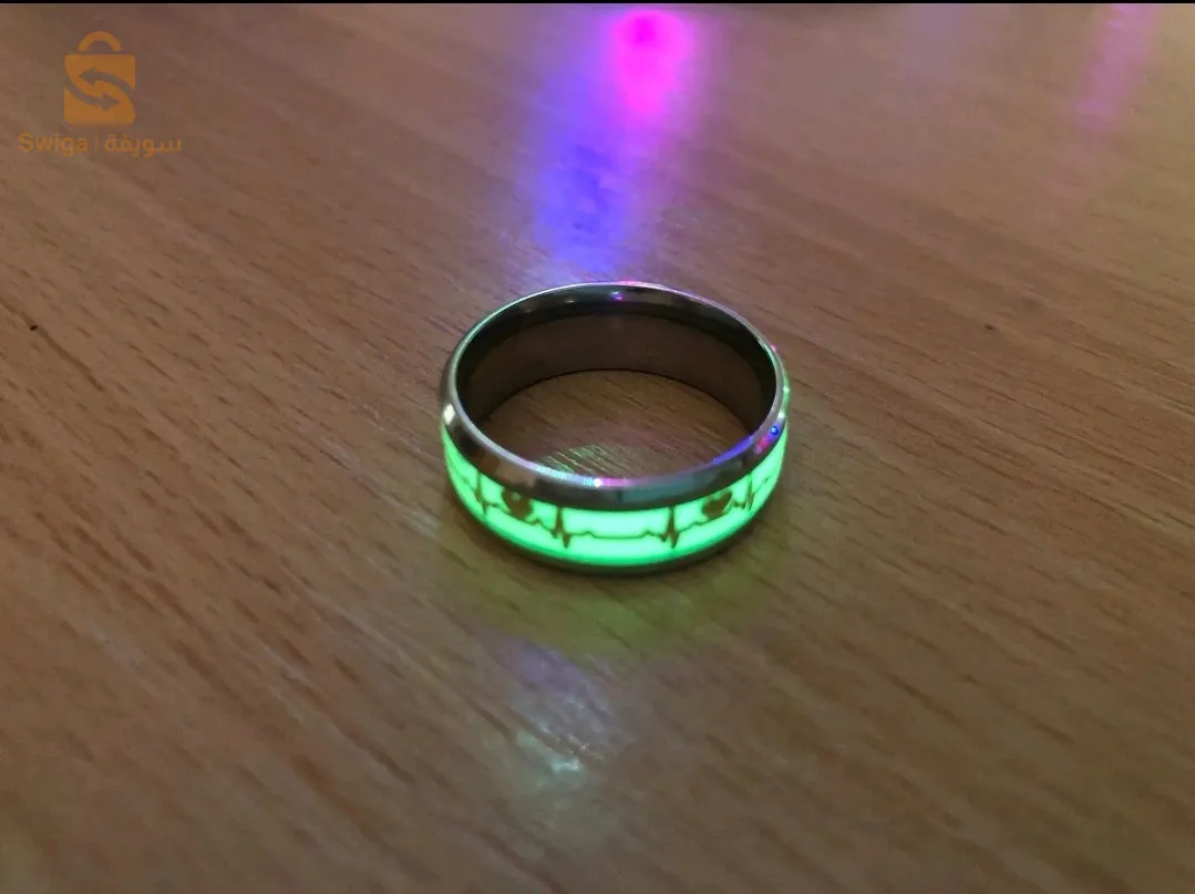 Luminous heartbeat ring