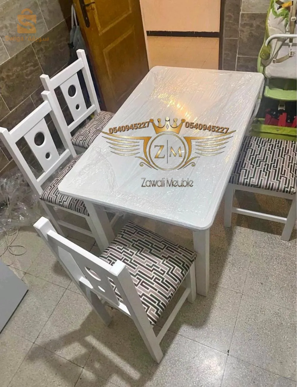 Promotion🚨Table cuisine✅️Table salle à manger✅️Bois rouge✅️Livraison disponibles 500 da Alger ✅