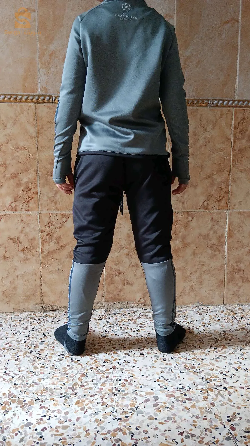 بيع ملابس اطفال رياضية