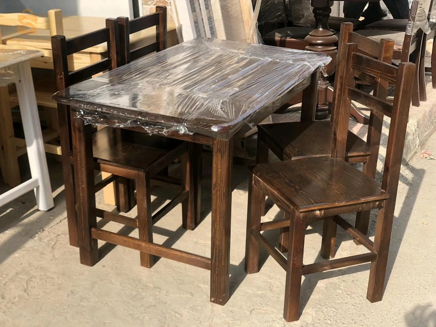 طاولات المطبخ بأسعار مغرية