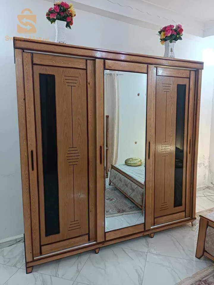 غرفة نوم انيقة ماشاء الله ، مصنوعة من الخشب الأحمر ، صلبة و مقاومة بثمن جد مغري و منافس في السوق ، سارعوا في الطلب الكمية محدودة 0772703164
