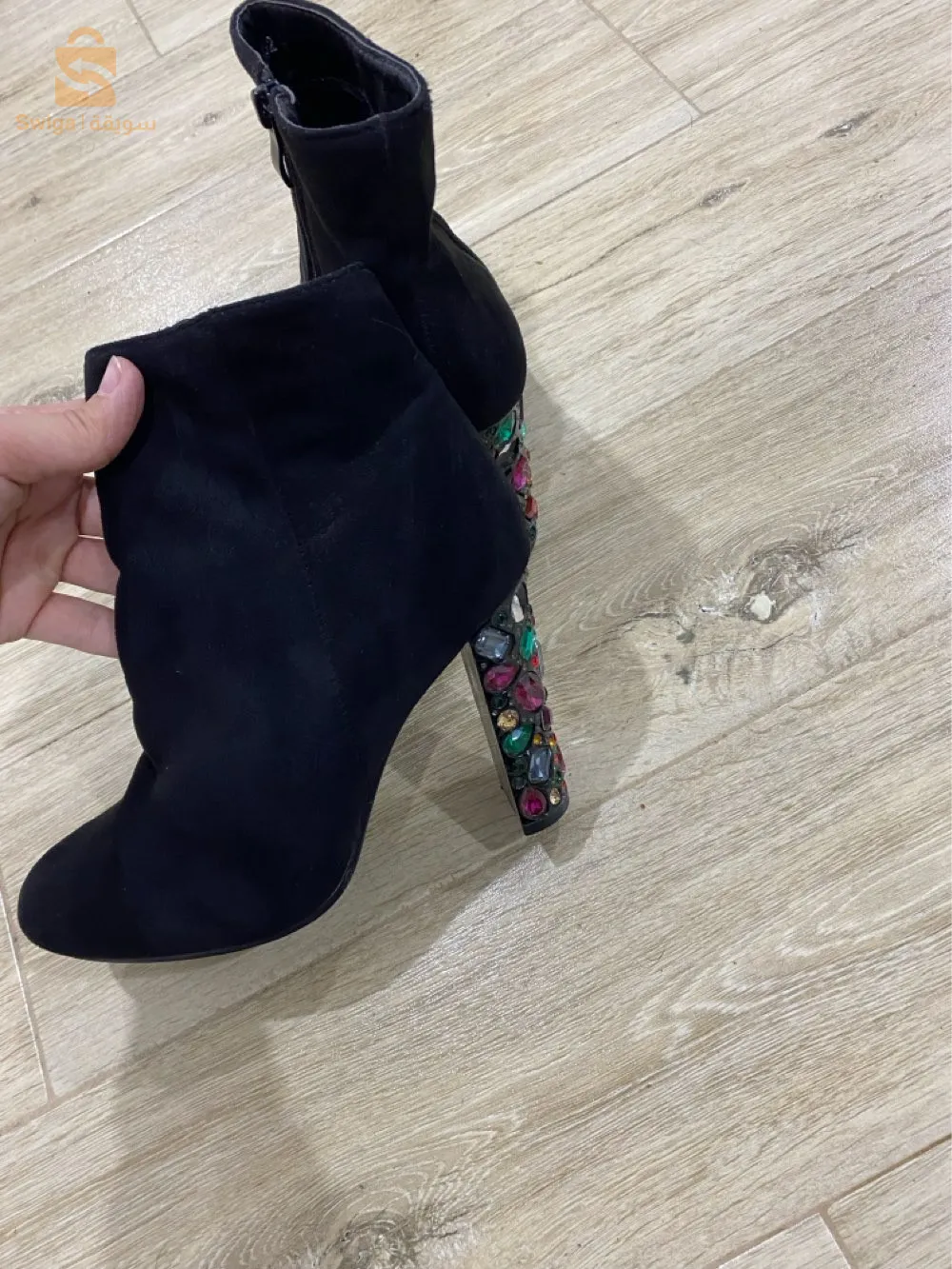 bottes en daim noir avec perles