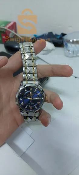 ساعة اصلية عالمية