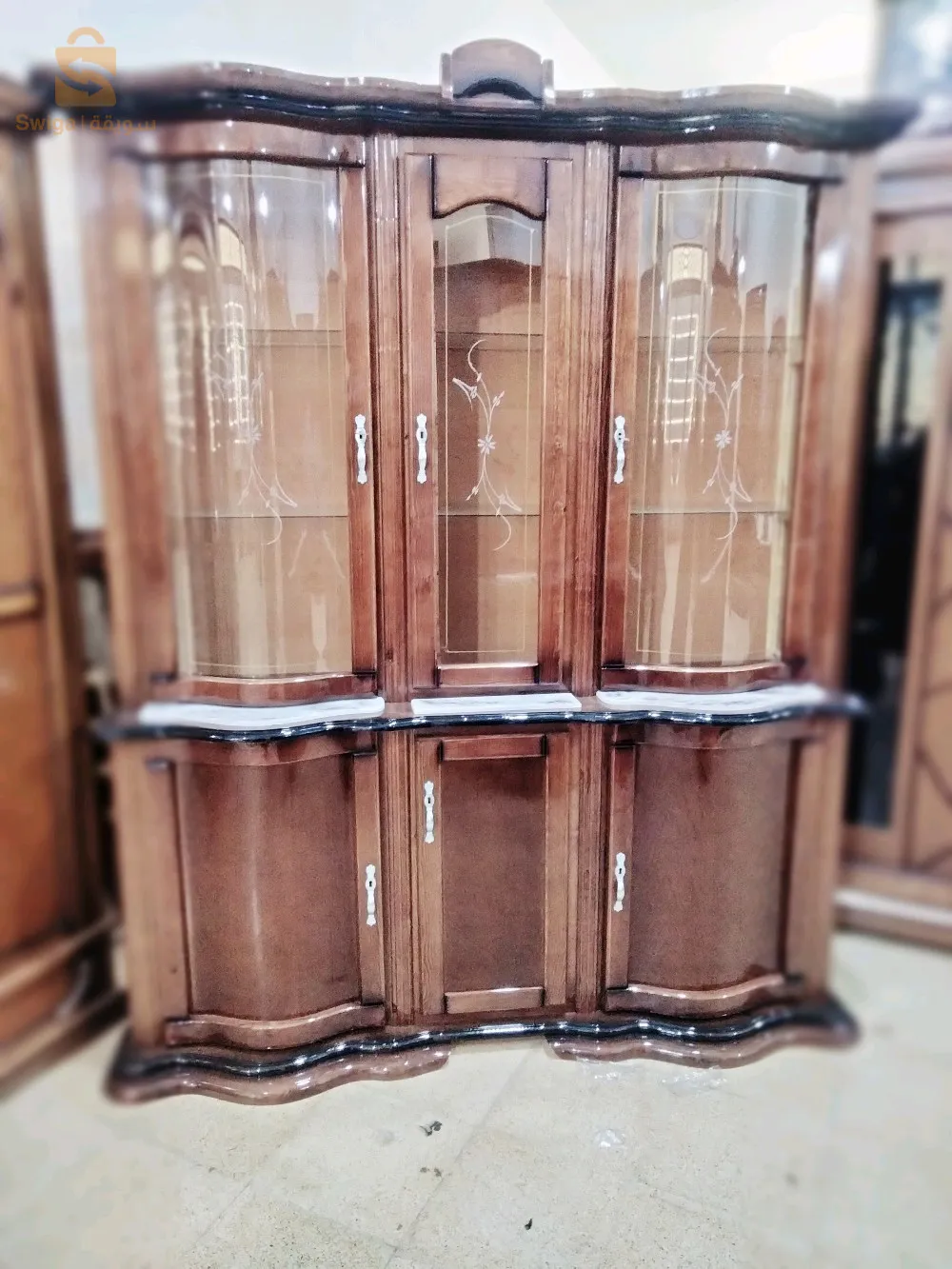 بيبيوتاك نوع الخشب الأحمر