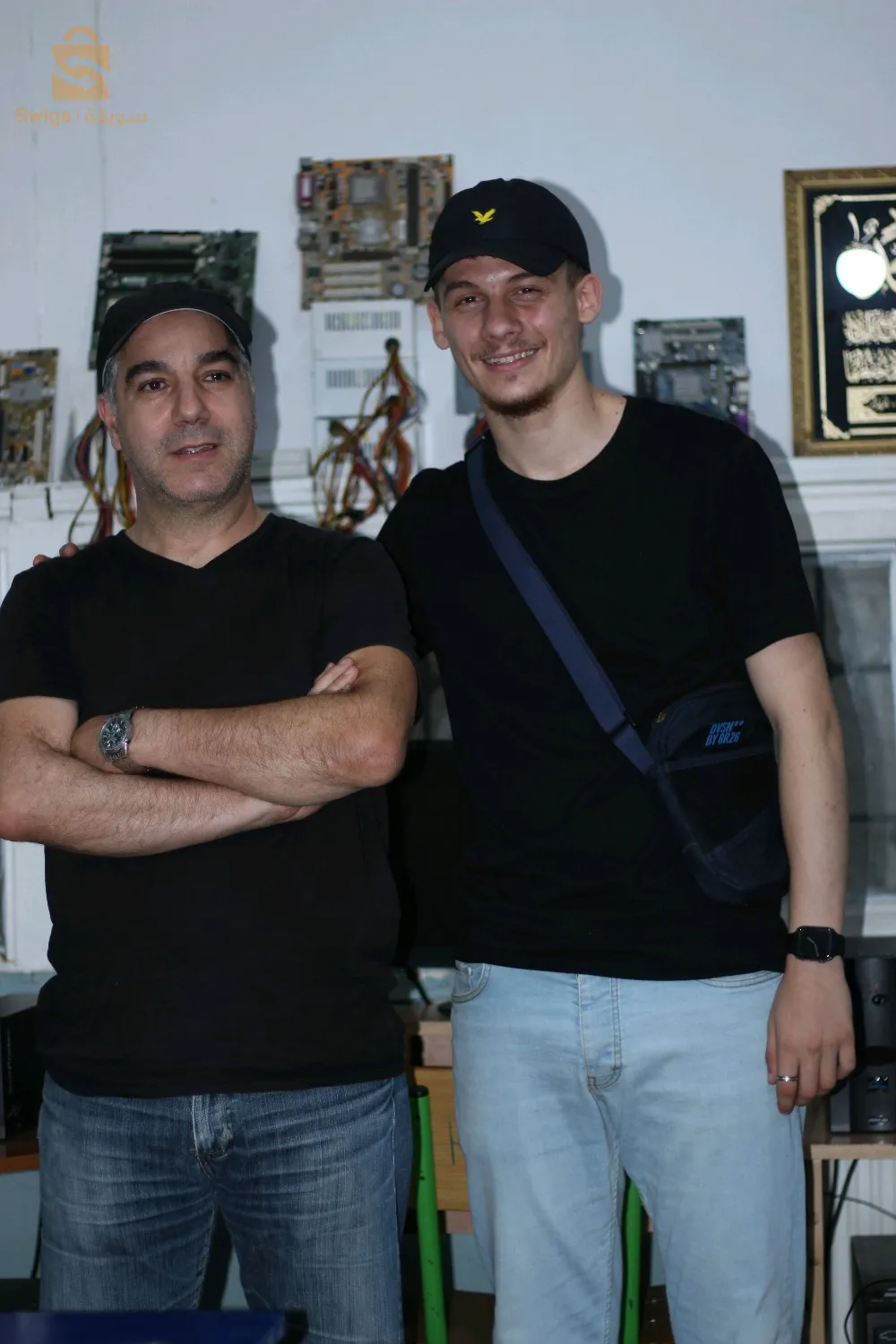 احتاج الىى عمل