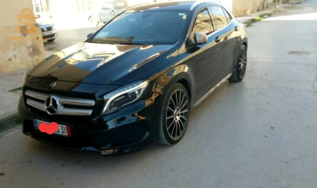 سيارة مرسيدس  نقية  2015