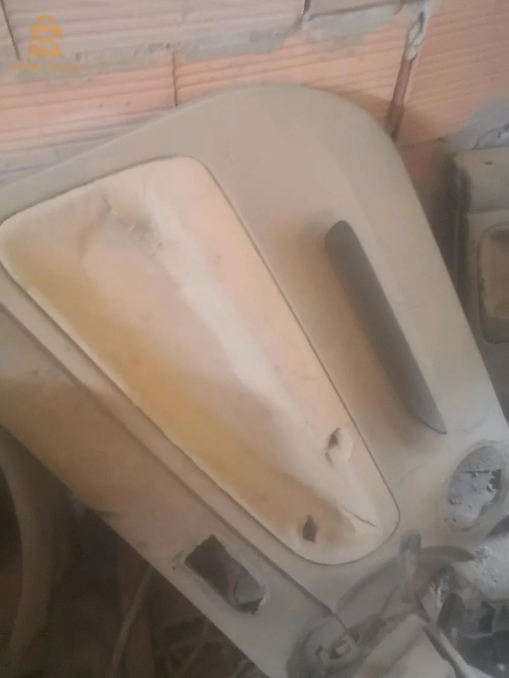 قطع غيار مختلفة