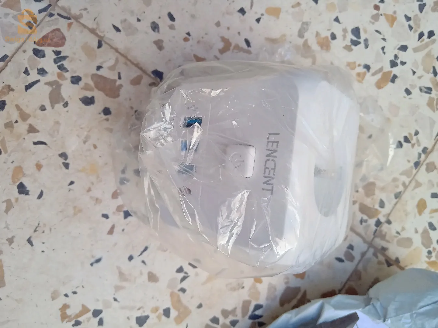 مقبس الحائ يحتوي على العديد من المزيا