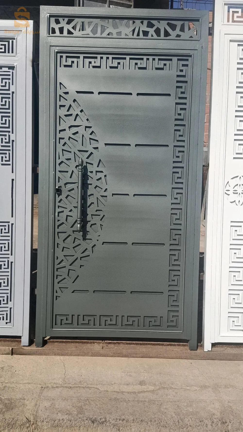 سلام عليكم خاوتي كاين بيبان حديد خدمة نضيفة وصليد وسعر مناسب جدا جدا للجميع مرحبا بيكم خاوتي