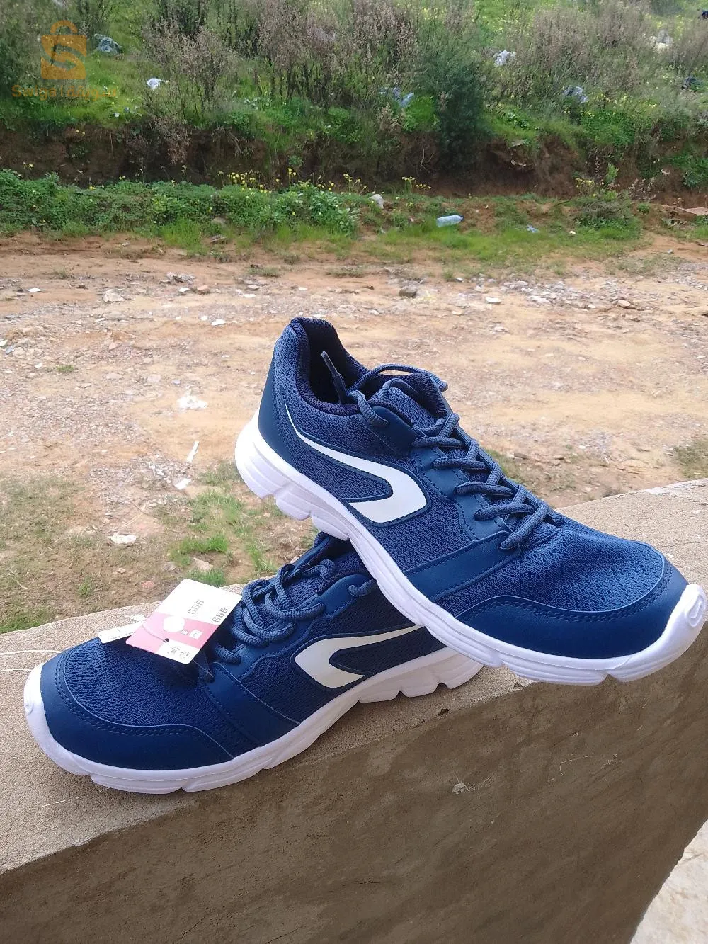 Chaussures Decathlon originales à vendre