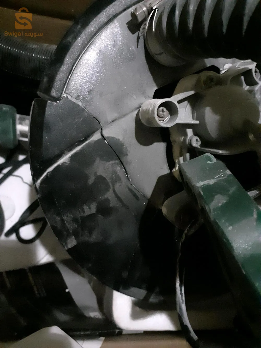 جيراف جديدة طابة عندها شق كما راك تشوف في صورة