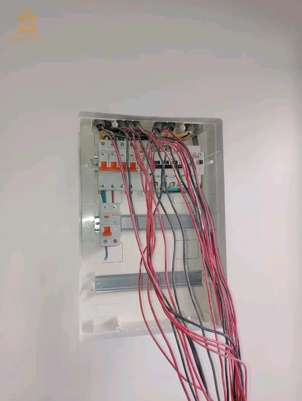 إنشاء تعديل تحديد وصيانة كل أغمال الكهرباء المعمارية