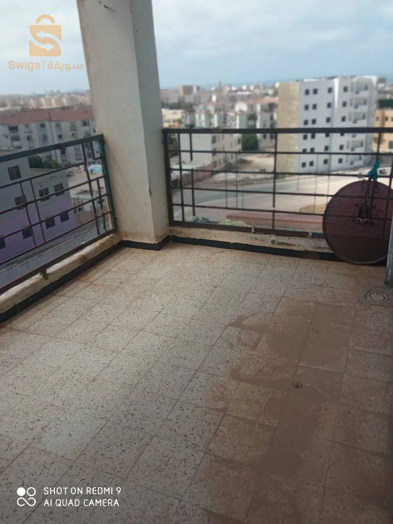 أف 3للبيع عين الترك بوزفيل الطابق الرابع
 0775262821
