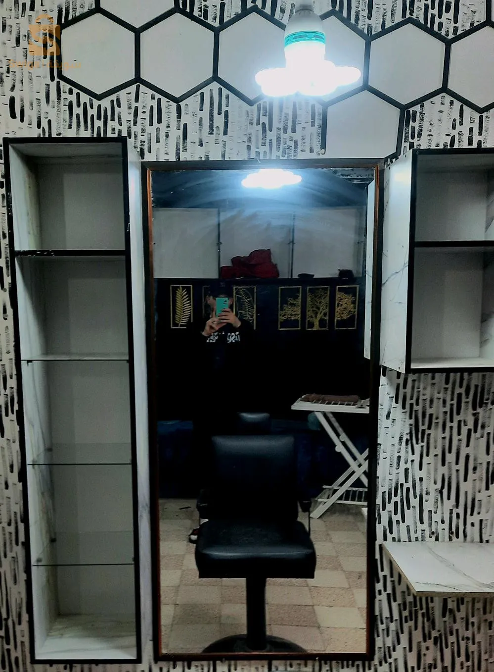 ⚠️🔴متريال مجمول للبيع جديد جامي خدم🔴⚠️
👈3. مرايات (175*75)
👈 3. ارموارات (150*30*30) ايطاجير زجاج
👈3 3ارموارات صغار (  60*30*30)
👈 1 فوتاي حجم كبير (افورير) مقاس (70*70*130)
👈2 فوتاي حجم كبير(افورير)  مقاس ( 70*70*150)
👈1  ايليمو حجم كبير (180*30*60) ايطاجير زجاج
👈2 ايطاجار 7 رفوف المقاس (180*30*6)
👈1 كرسي حلاق حالة جيدة 10/10
📞 رقم الهاتف 
0696152378
0794674478
توفير خدمة التوصيل 58 ولاية