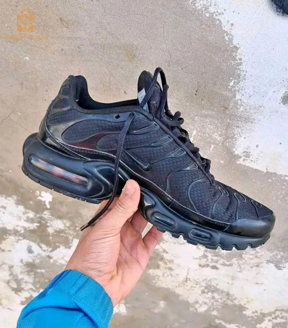 ﺑﻼك ارﺟﻨﺎل ﺑﻮاﻧﺘﻴﺮ 40.5جديدة ✔