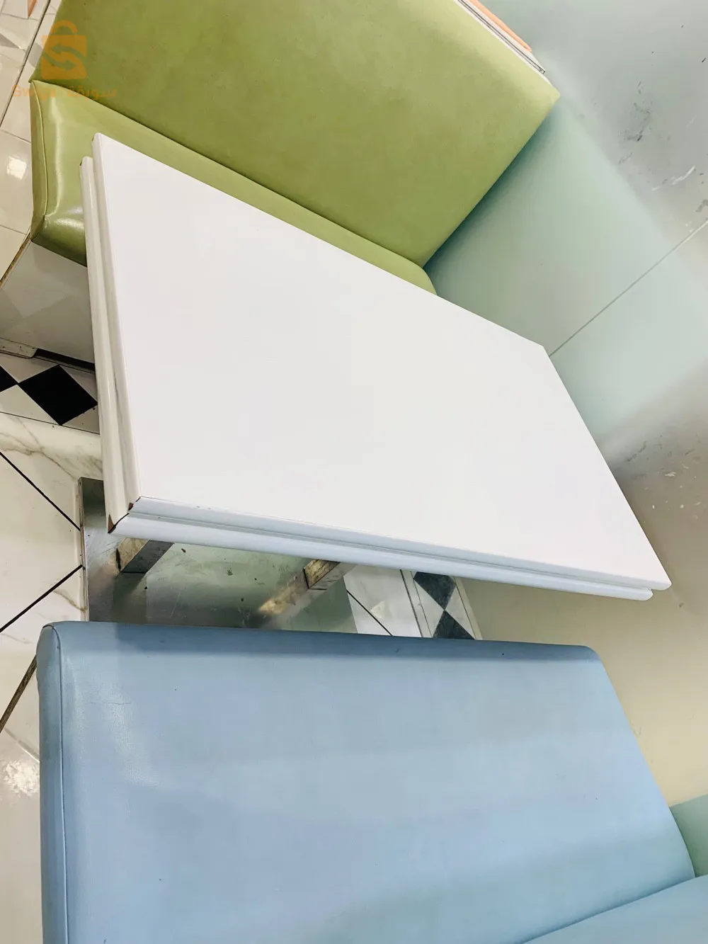 -Table de 1 m avec 2 box de 4 place ✅-3 couleur . Vert 🟢 . Bleu 🔵 . Rose . 🎟️ 59 pièces. 5️⃣9️⃣