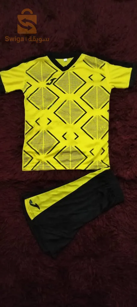 بذلاة رياضية لجميع الفئات العمرية