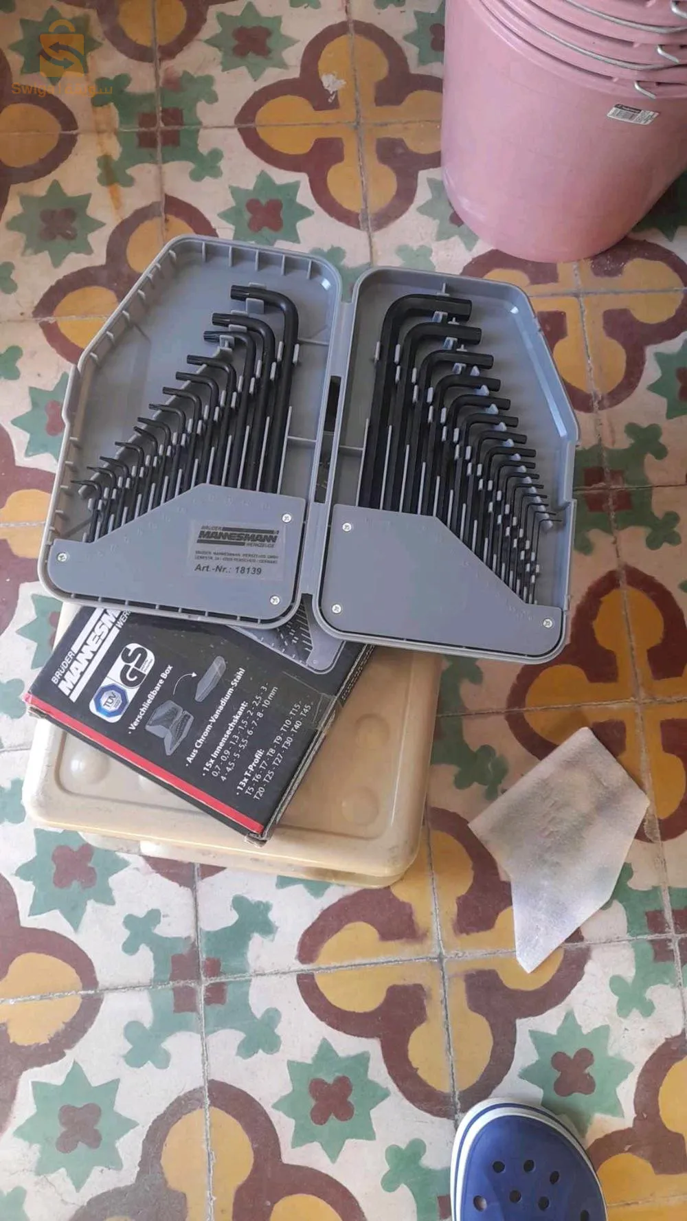 ادوات للبناء