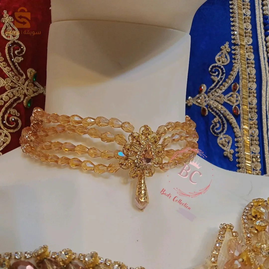 parure en crystal hore
تاج+عقد+براسلي+خاتم+حلقات 
5en 1 quantité limitée