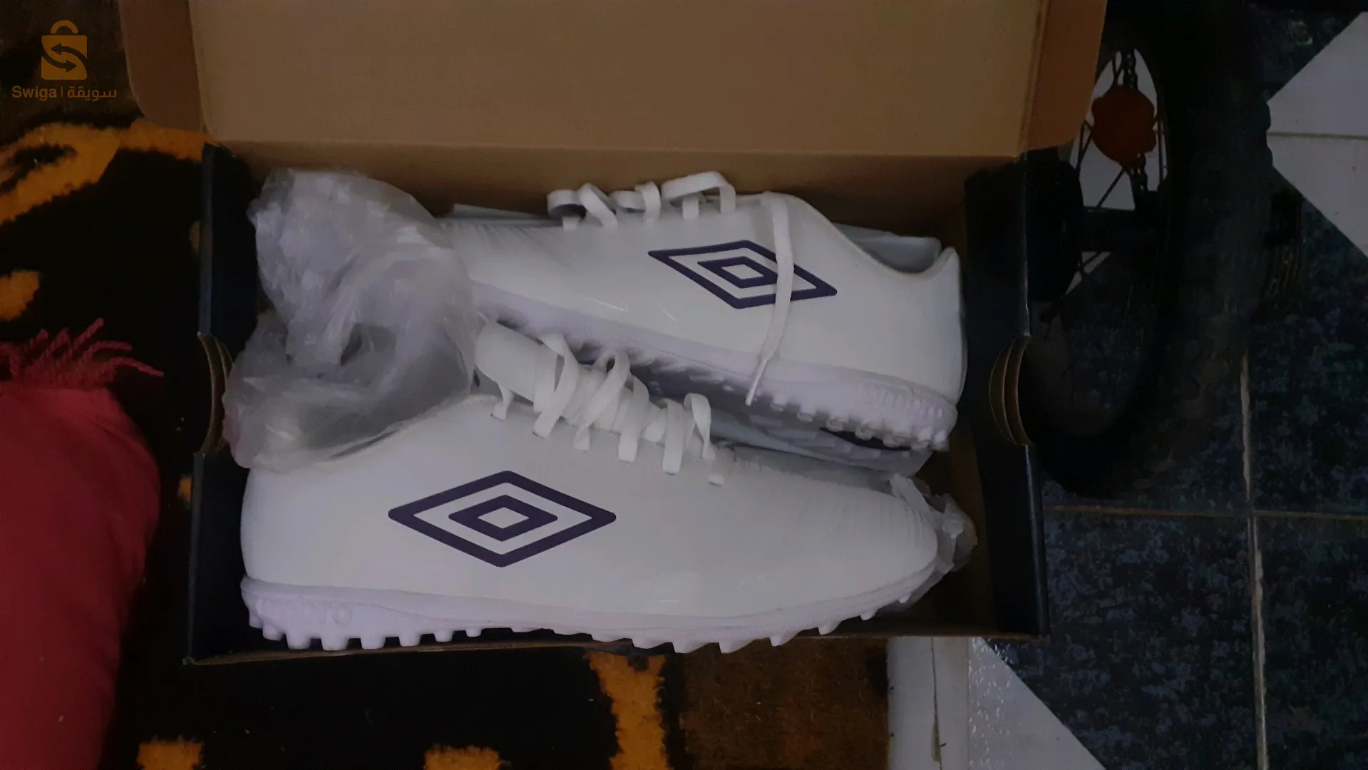 حاجة نضيفة. لا مارك umbro فالبلون بوانتور 42 توتيرا