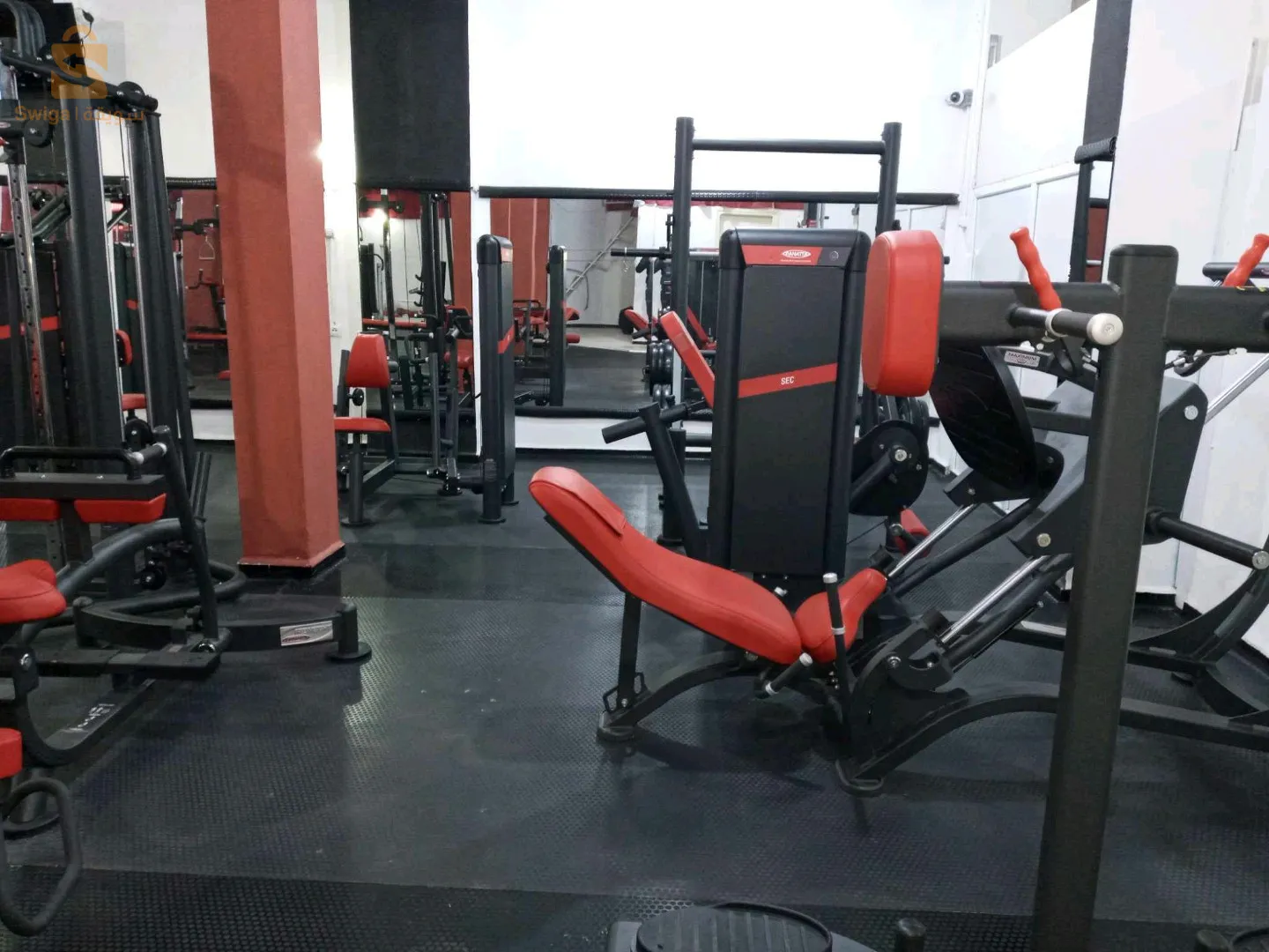 عتاد صالة رياضية للبيع من نوع panatta