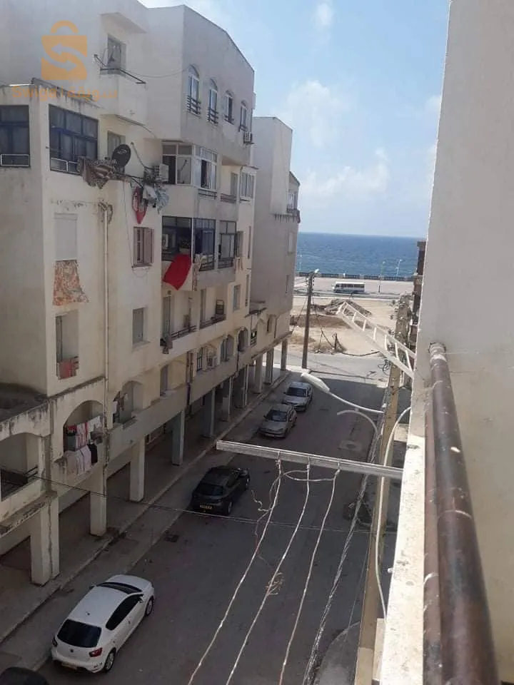 شقة للبيع F4 الطابق الثالث