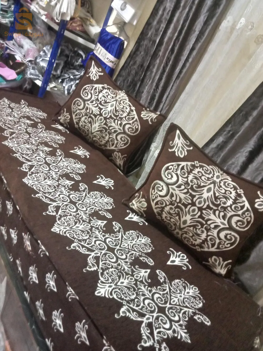 تفريشة وزوج مخاذ معمرين