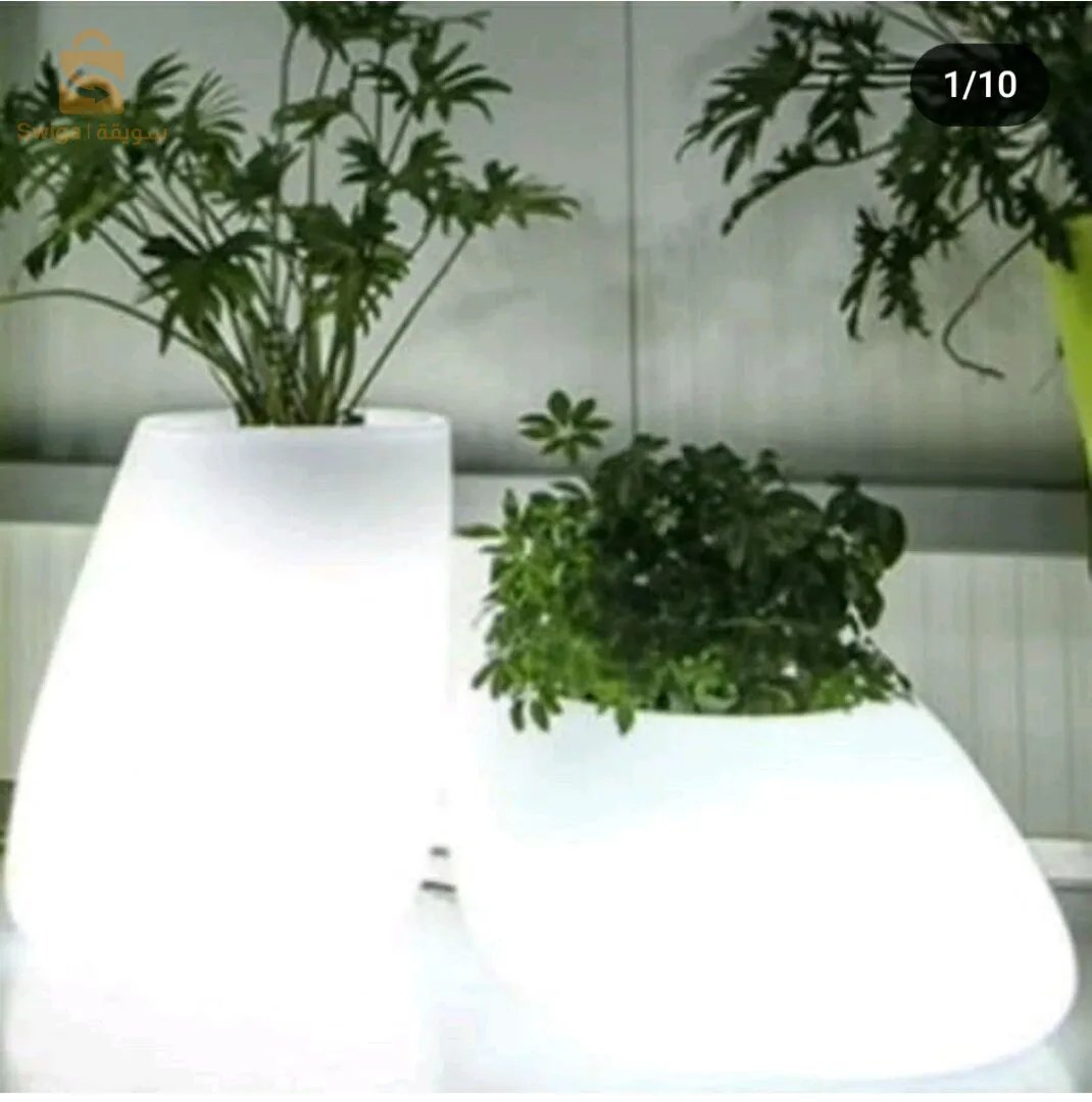 je vous propose des pots. des salons lampe à d'air. pour décoration intérieur ou extérieur plus d'informations me connecter sur le 0657919466