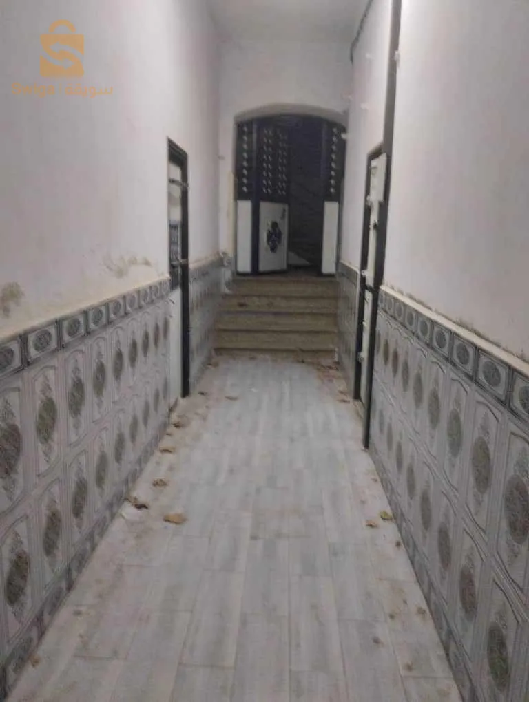 للبيع فيلا في كاسطور وهران 
مساحة 292 متر مربع 
03 محلات تجارية 
بكل الوثائق المطلوبة 
سعر البيع 11 مليار قابلة للتفاوض