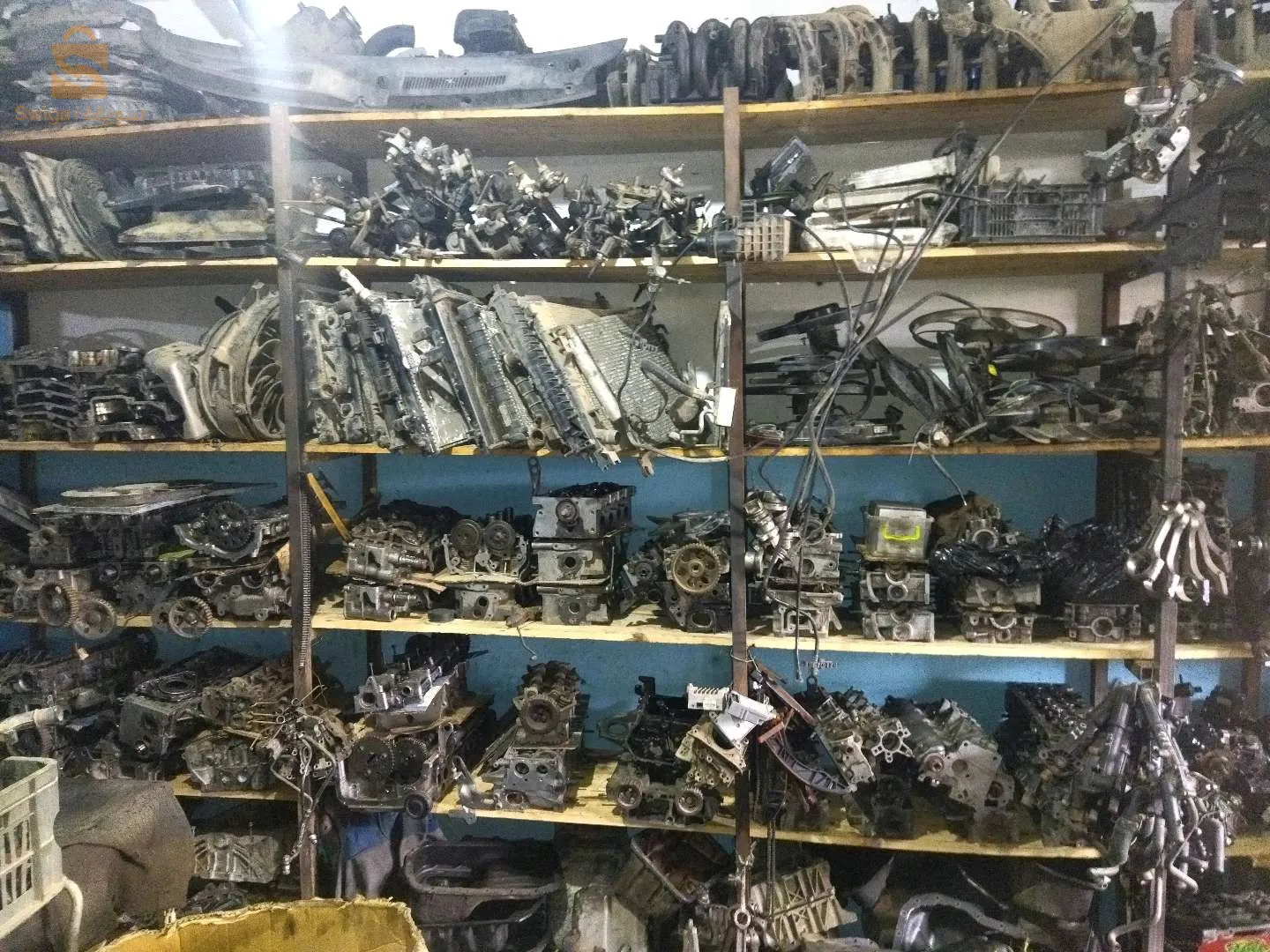 قطع غيار السيارات ازيتيك