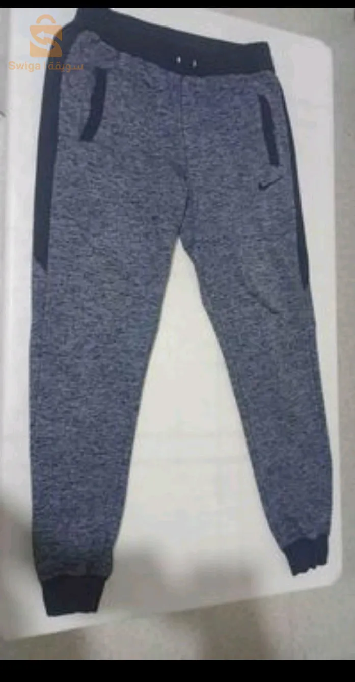 Survête Nike original  made in turkey  l'affaire 
Made in turkey 
Taille : M
Etat 9 sur 10
Bon prix