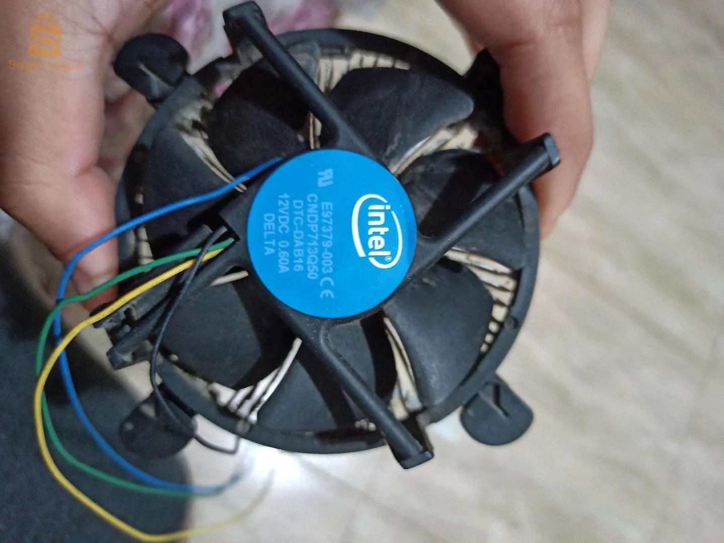 processeur i3 3220 (3 eme génération ) 
1 alimentation