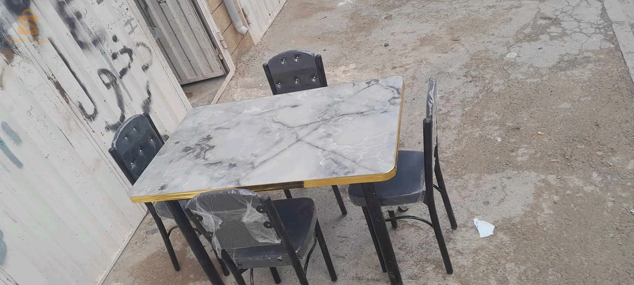 طابلة مونجي كاين 6 كراسة وكاين 4 ومعاها طابل جيقون كادو من عند الورشة