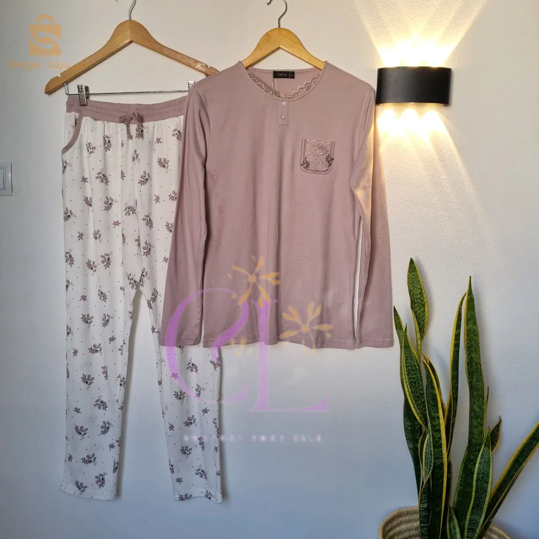 بيجامة للنساء