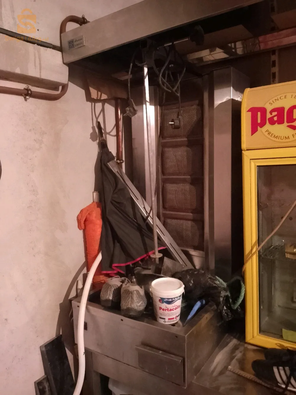 friteuse fimar 2 bac. crêpière électrique. chawarma plus table. frigo pm. plaque chauffante