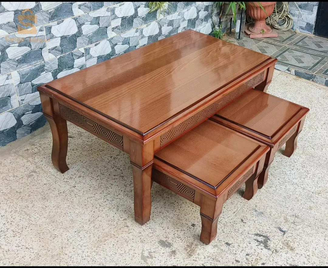 طابل باز فيها بانو وفيها زجاج