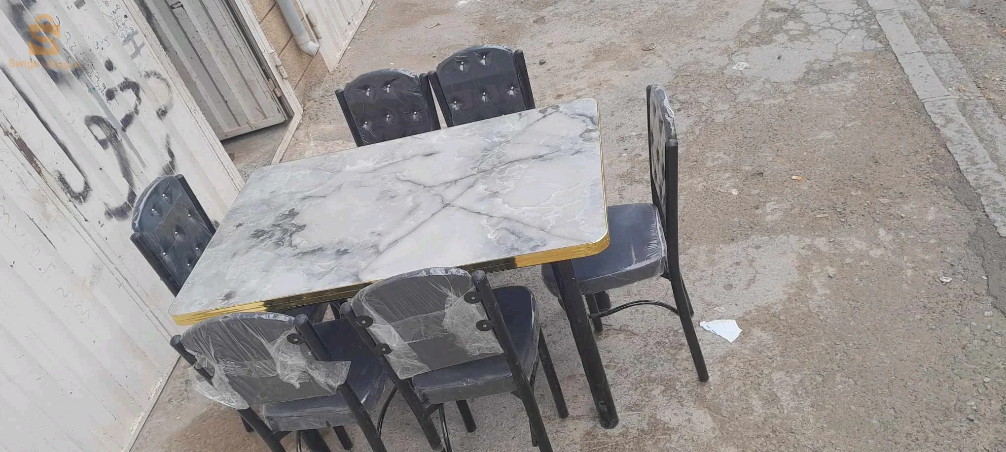 طابلة مونجي كاين 6 كراسة وكاين 4 ومعاها طابل جيقون كادو من عند الورشة