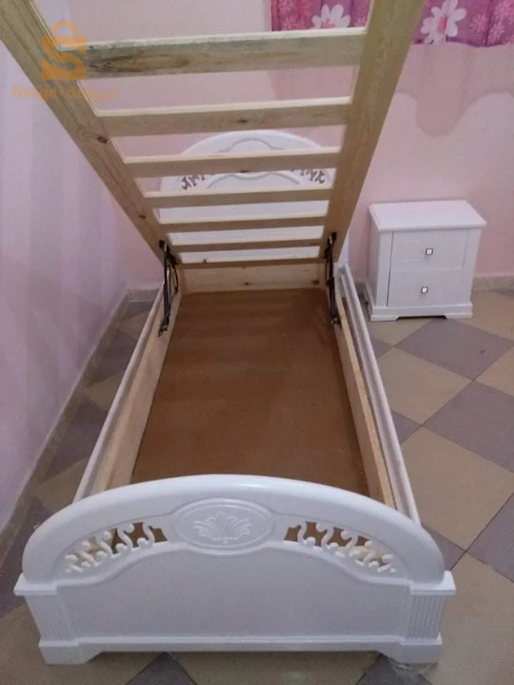 les lit 🛏 bois hetre  très  solide
سرير خشب اتر  نوعية جد جيدة