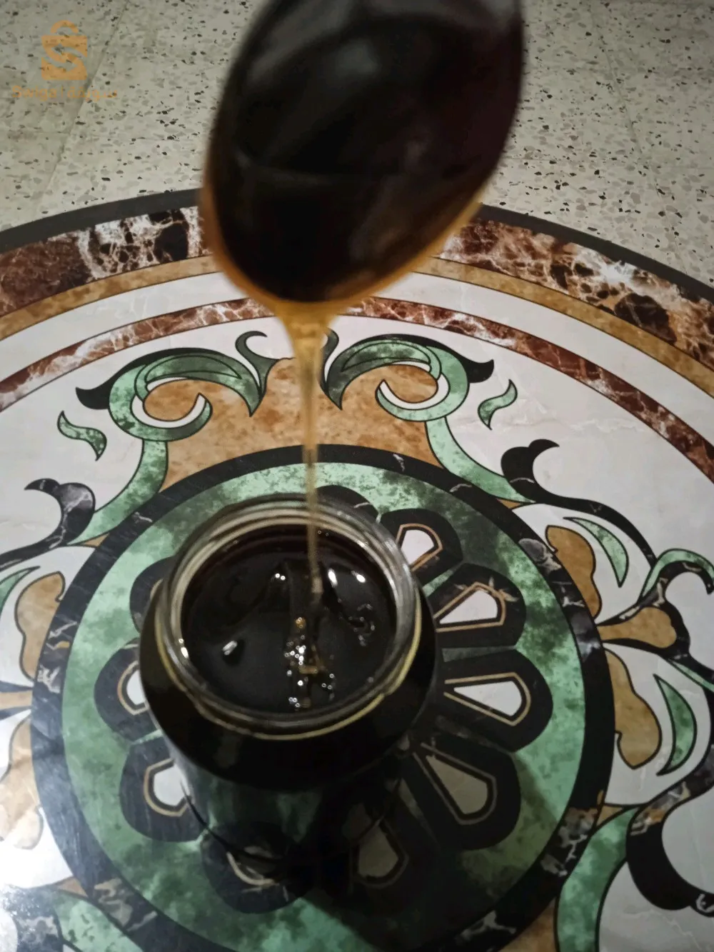 عسل حر طبيعي أسود