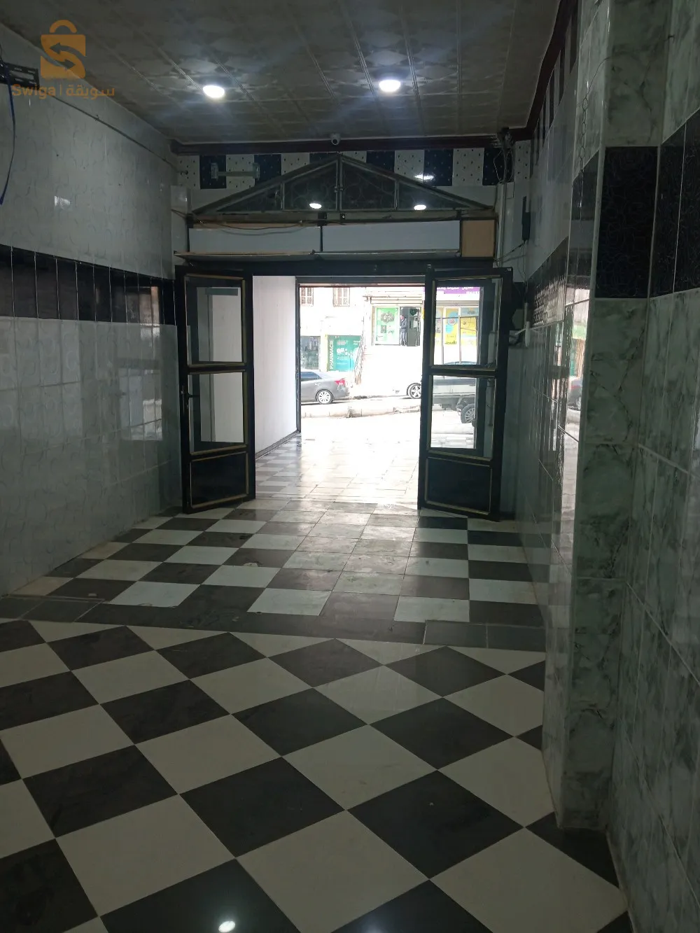 المساحة 50 متر مهيئ جدا يحتوي على الماء والكهررباء uv13محل للكراء  ومجهز بالكميرات المراقبة