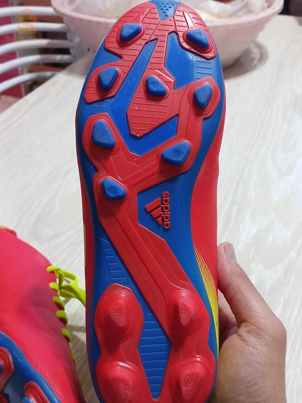 حذاء  رياضي اديداس