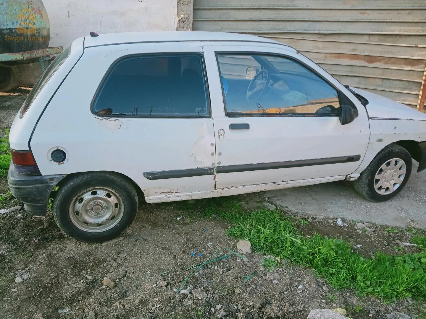 سيارة للبيع