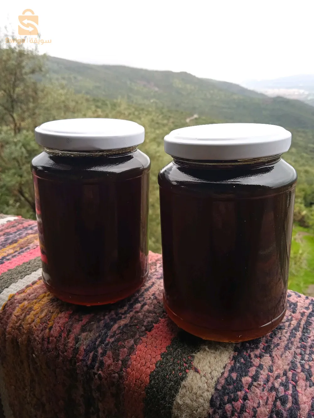 عسل حر أسود طبيعي
