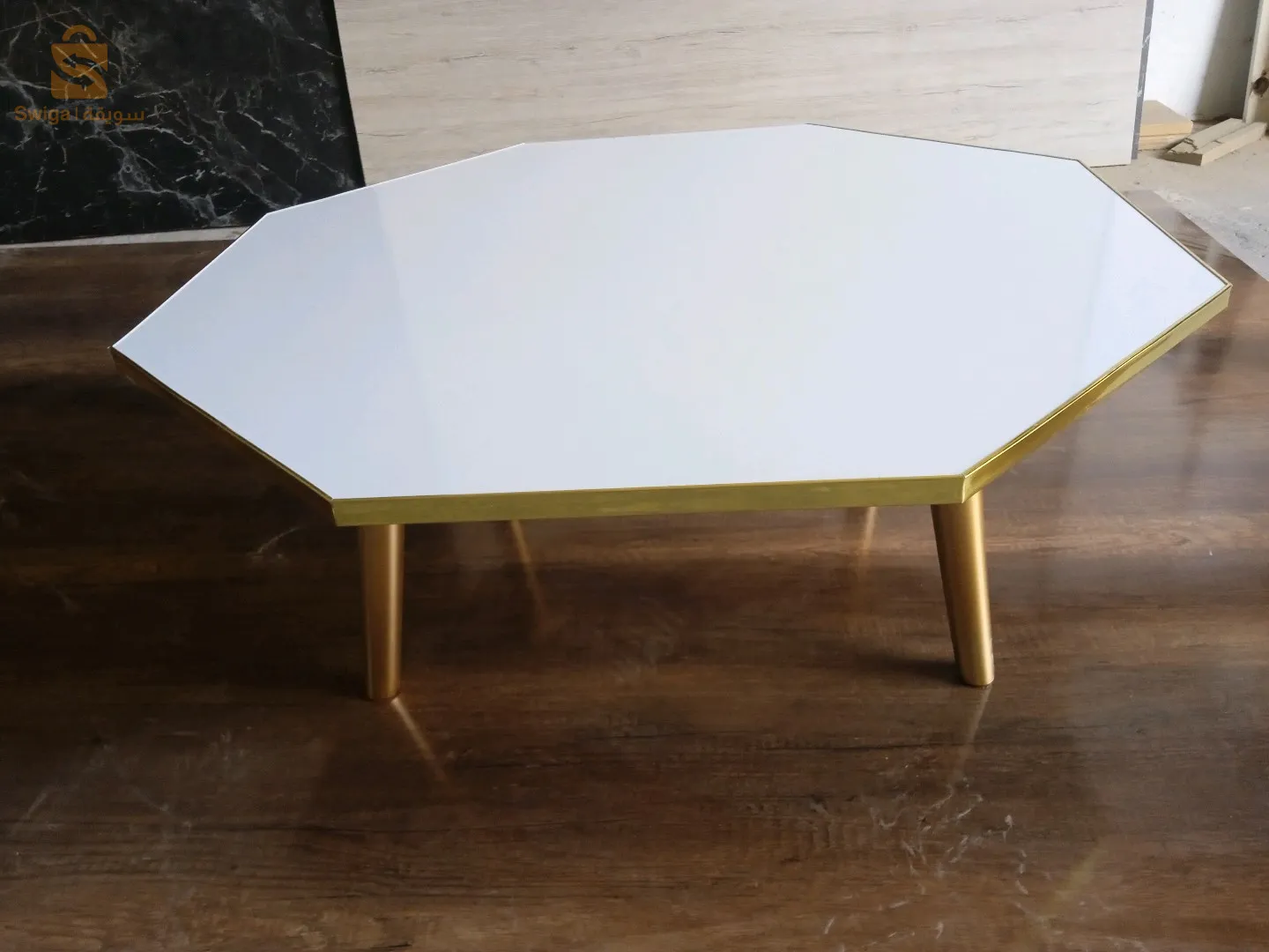 بمناسبة حلول شهر رمضان الكريم 
جبنالك جديد مائدة الطعام 🥰😍😍😍
رجلين دوري 
الشكل الف
شكل د