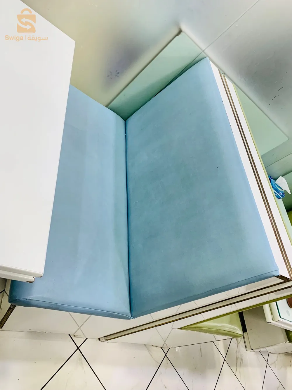 -Table de 1 m avec 2 box de 4 place ✅-3 couleur . Vert 🟢 . Bleu 🔵 . Rose . 🎟️ 59 pièces. 5️⃣9️⃣